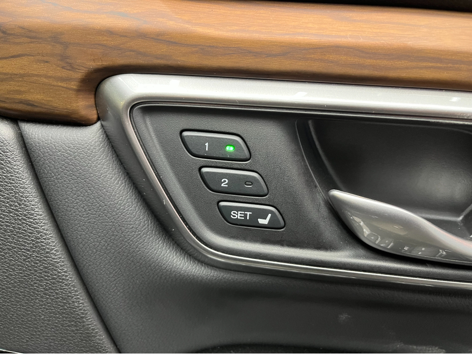 2019 Honda CR-V €27950 2019 HONDA CR-V EX HYBRID MASTERPIECE 2.0 AUTOMATIC / CRUISE CONTROL / REVERSE CAMERA / ELECTRIC MEMORY & HEATED SEATS / PANORAMIC SUNROOF AND MORE €27,950