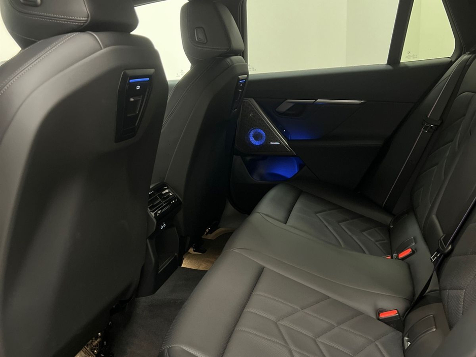 2025 BMW i5 - image 22