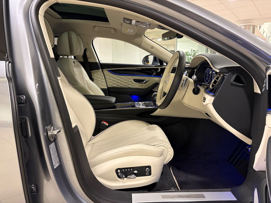 2025 Bentley Flying Spur 3.0 V6 E-HYBRID AZURE=AS NEW//HUGE SPEC=PAN ROOF//BALANCE OF BENTLEY WARRANTY=ONLY €150 ANNUAL ROAD TAX//TAILORED FINANCE PACKAGES AVAILABLE=TRADE INS €249,995