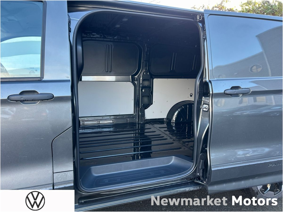 2026 Volkswagen Transporter - image 22