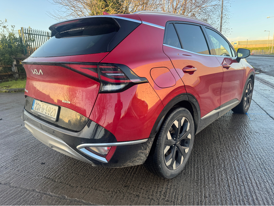 2023 Kia Sportage - image 2