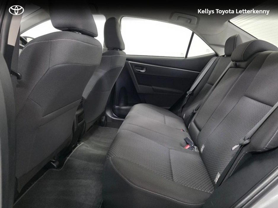 2015 Toyota Corolla - image 7