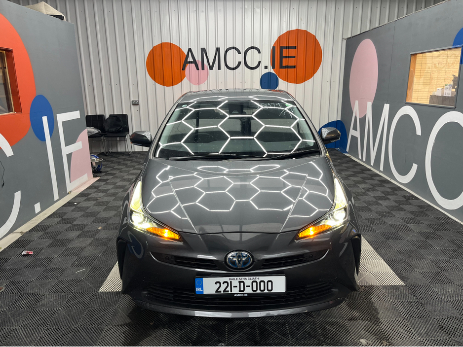 2022 Toyota Prius - image 9