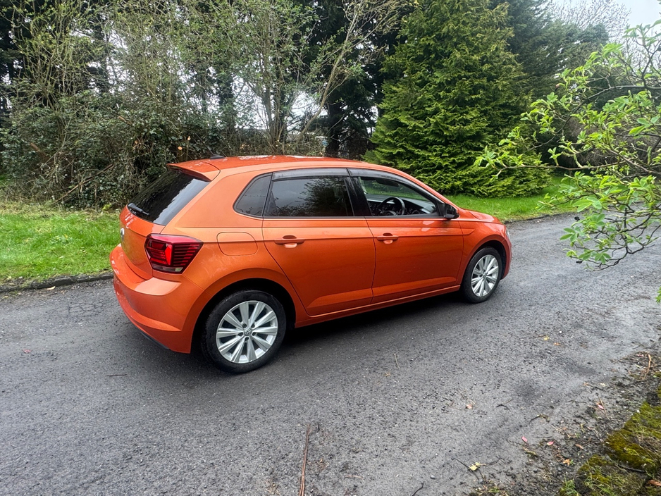 2018 Volkswagen Polo - image 2