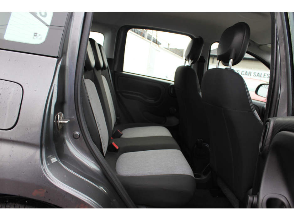 2017 Fiat Panda - image 7