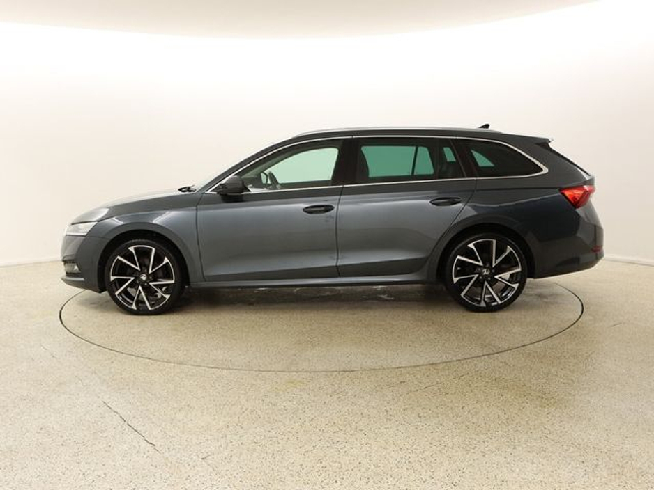 2022 Skoda Octavia - image 4