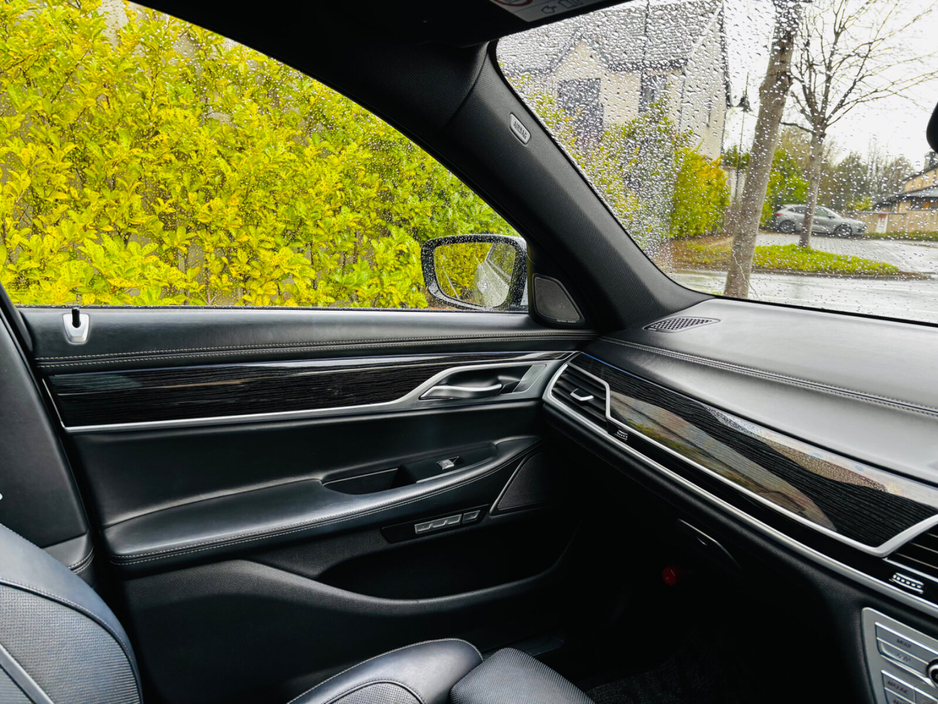 2018 BMW 7 Series - image 29