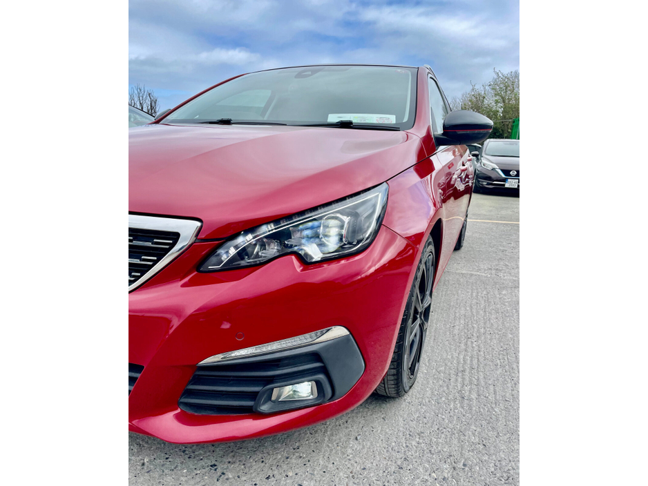 2018 Peugeot 308 - image 10