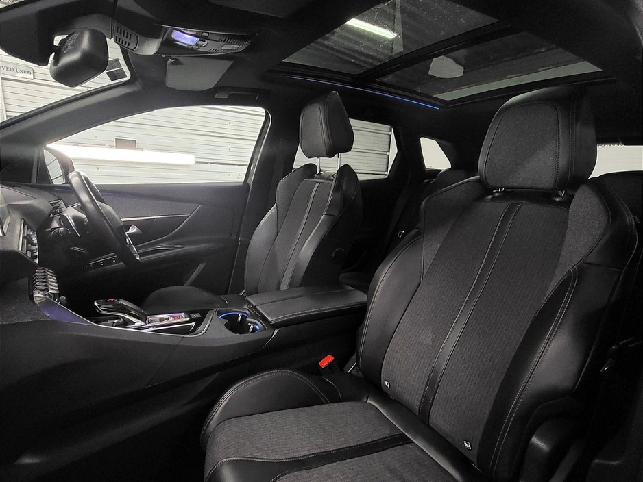 2019 Peugeot 3008 - image 7