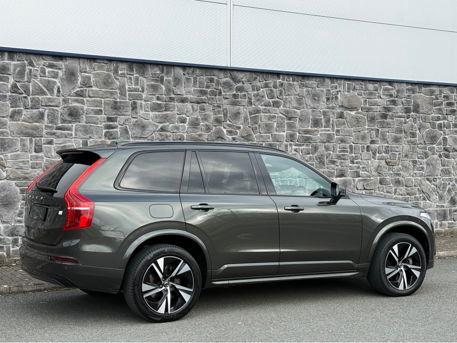 2022 Volvo XC90 - image 26