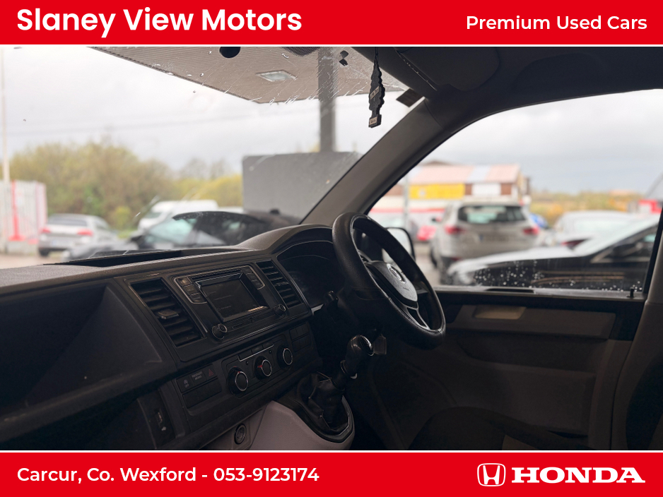 2019 Volkswagen Transporter - image 5