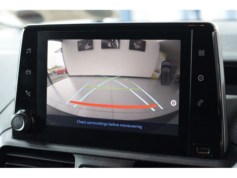 2023 Peugeot Partner - image 12