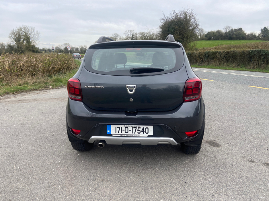 2017 Dacia Sandero - image 5