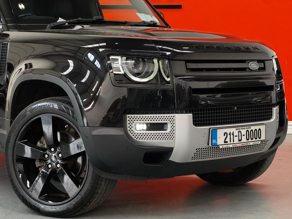 2021 Land Rover Defender - image 2