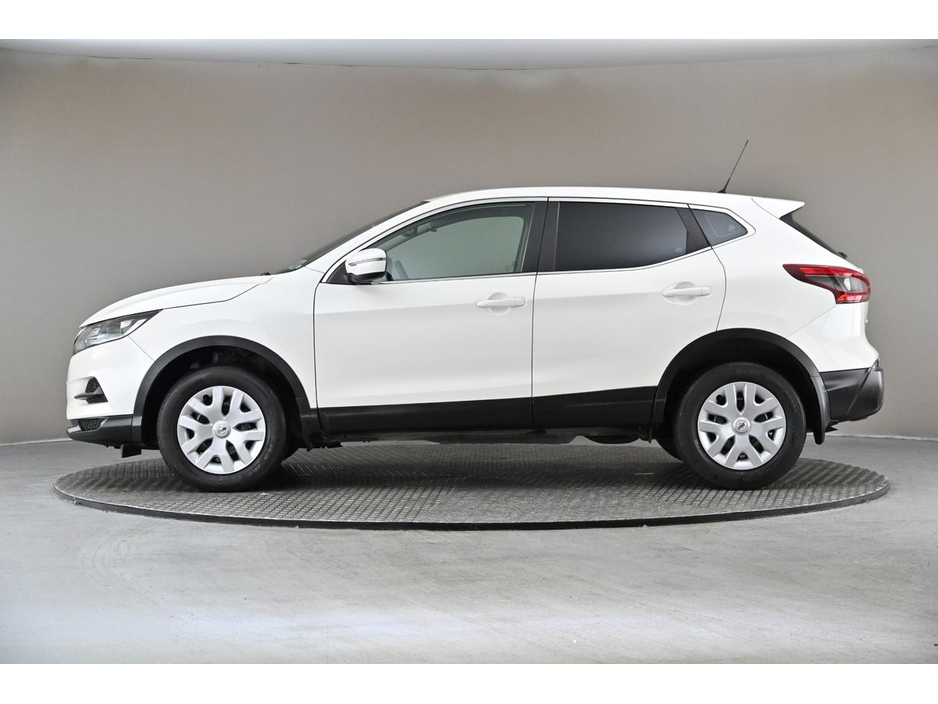 2019 Nissan Qashqai - image 5