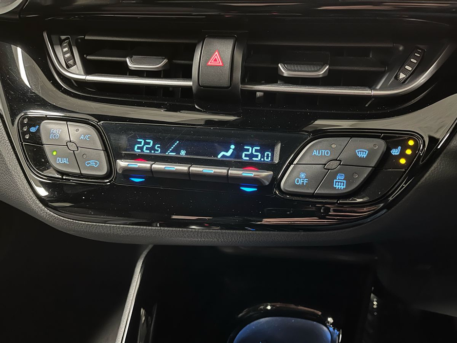 2022 Toyota C-HR - image 7