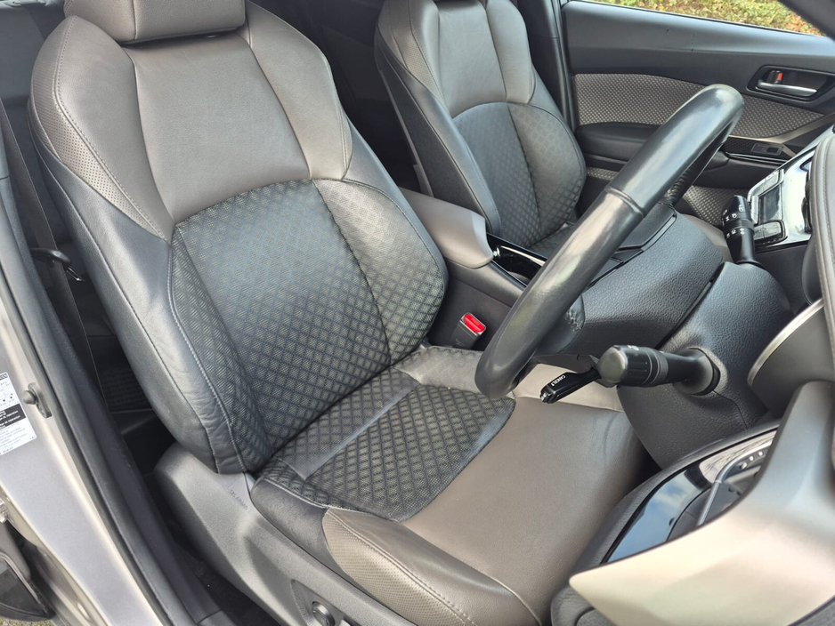 2021 Toyota C-HR 1.8 HYBRID SOL €23,999