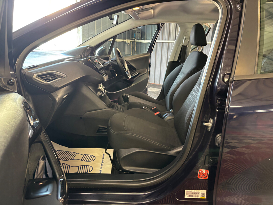 2016 Peugeot 208 - image 16