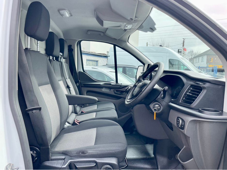 2023 Ford Transit Custom - image 7