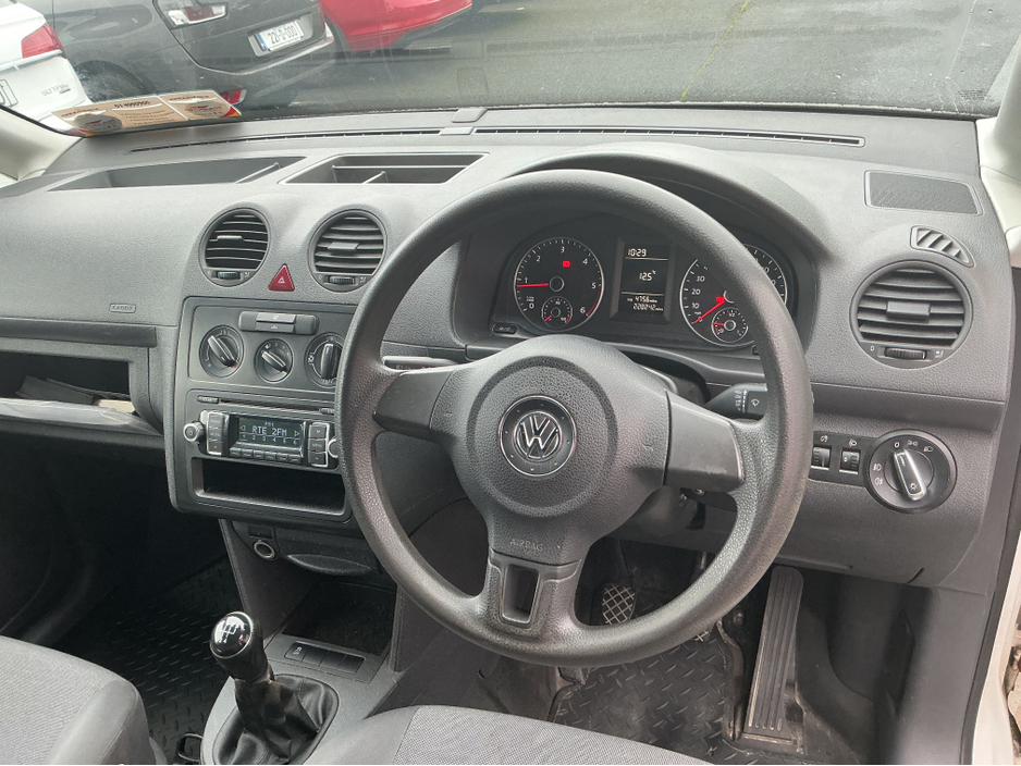 2014 Volkswagen Caddy - image 14