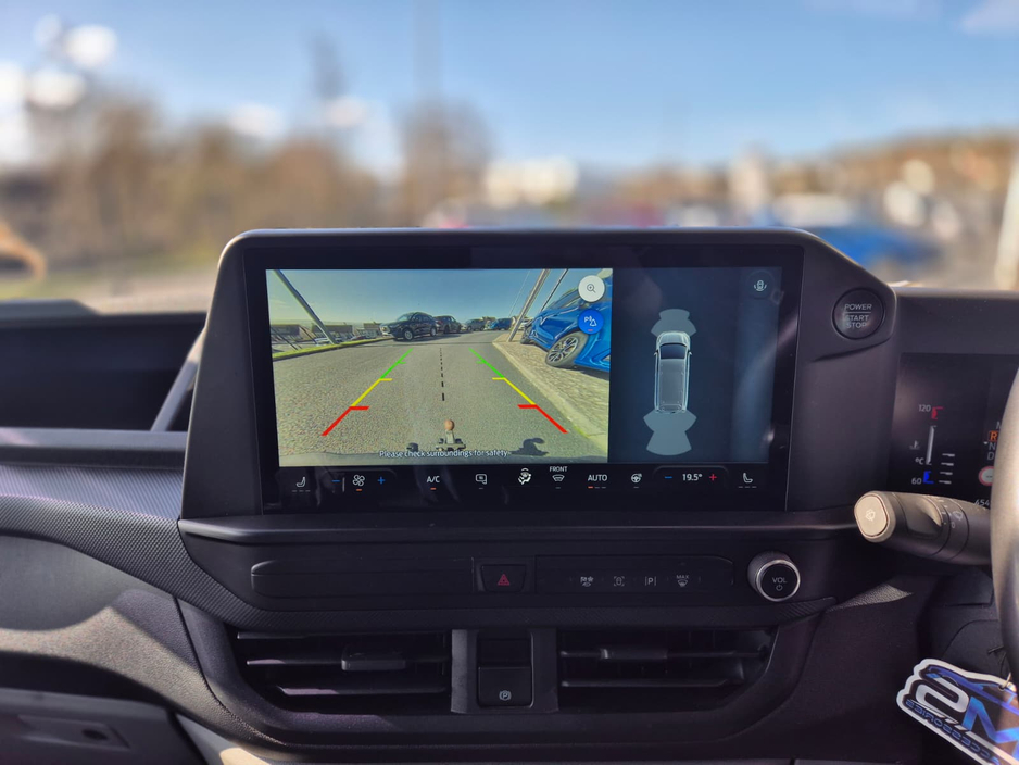 2024 Ford Transit Custom - image 12