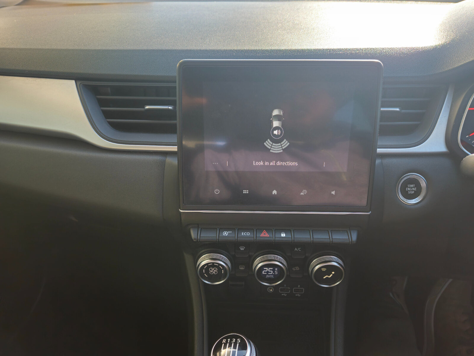 2022 Renault Captur - image 23