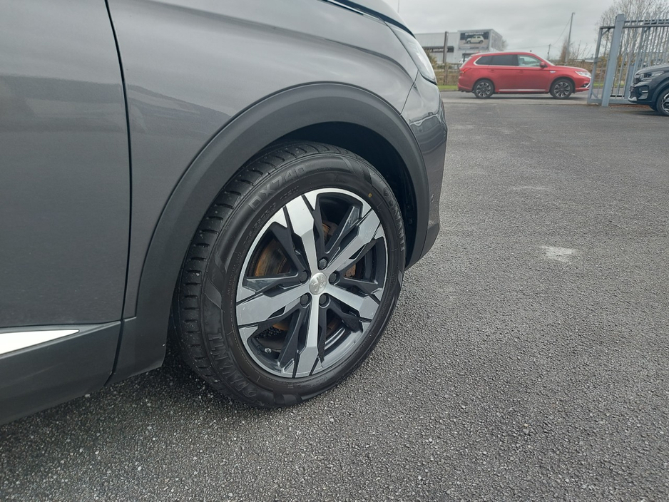 2021 Peugeot 3008 - image 12