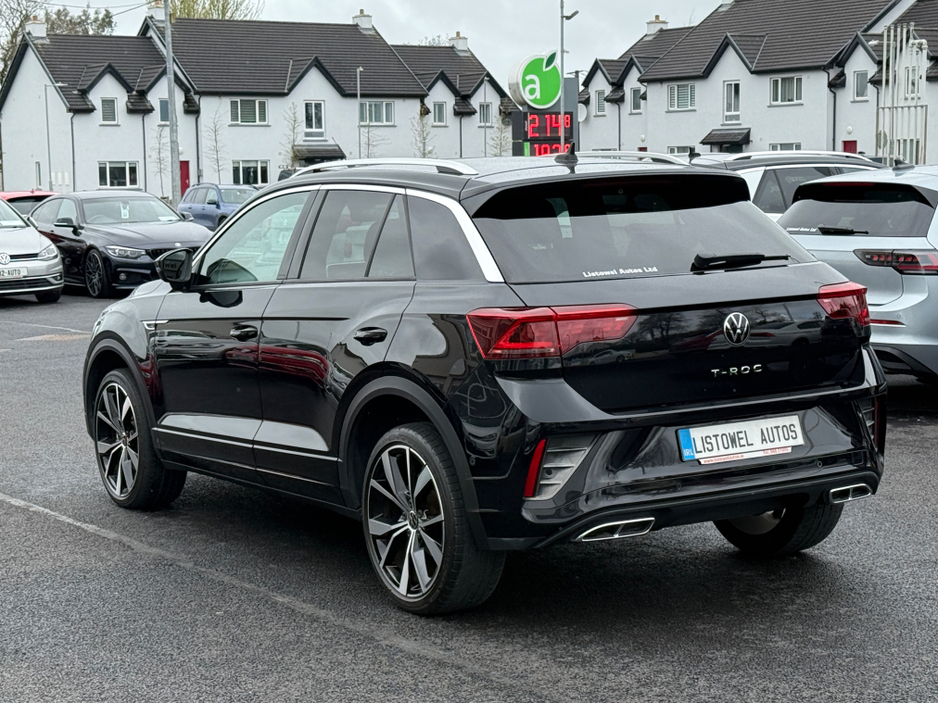 2023 Volkswagen T-Roc - image 7