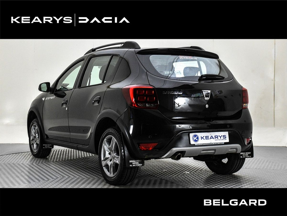 2017 Dacia Sandero Stepway - image 2