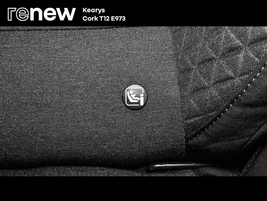 2022 Renault Clio - image 9