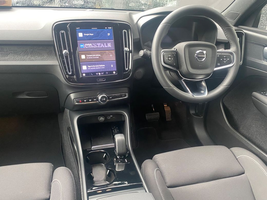 2023 Volvo XC40 - image 15