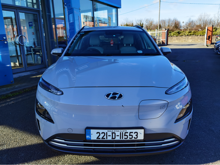 2022 Hyundai Kona - image 2