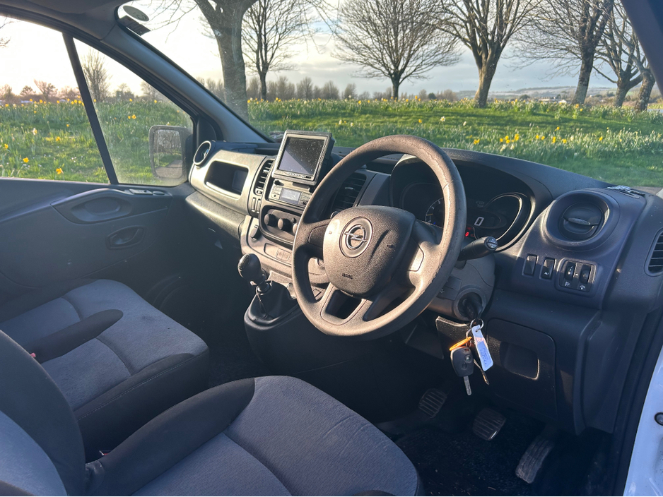 2017 Opel Vivaro - image 9