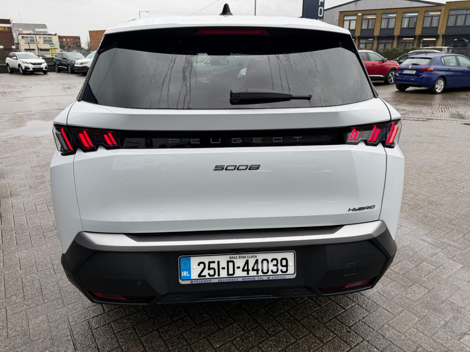 2025 Peugeot 5008 - image 5