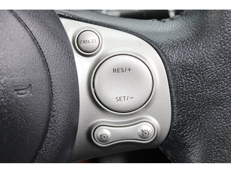 2016 Nissan Micra - image 18