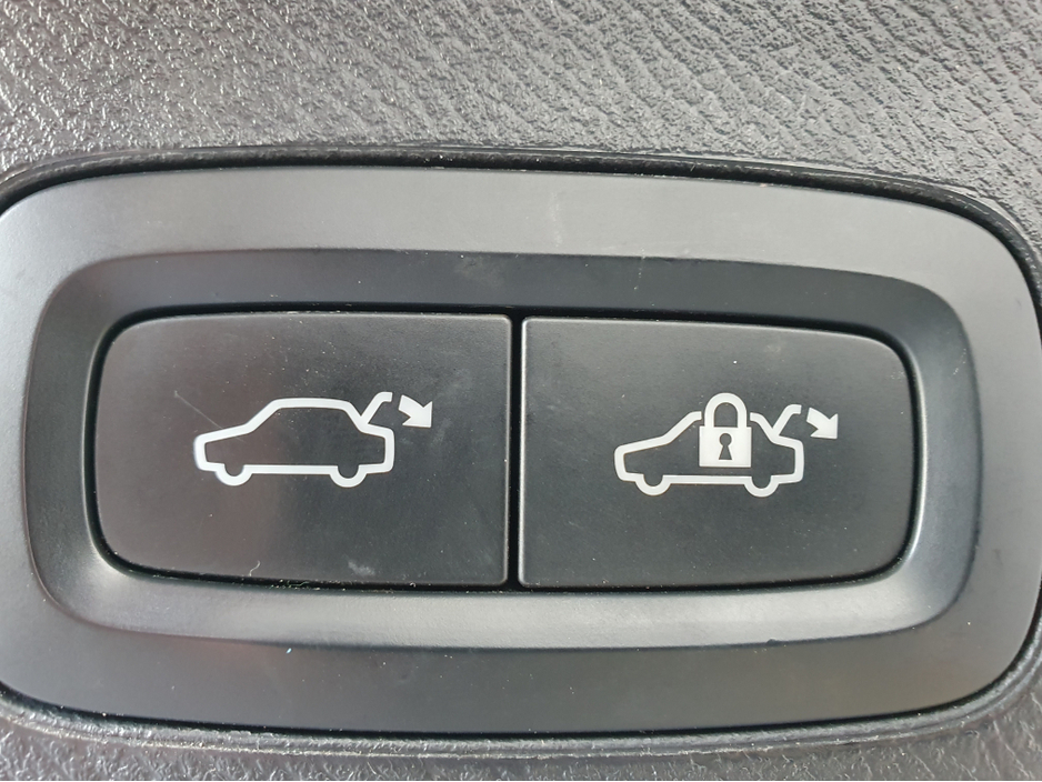 2019 Volvo XC90 - image 39