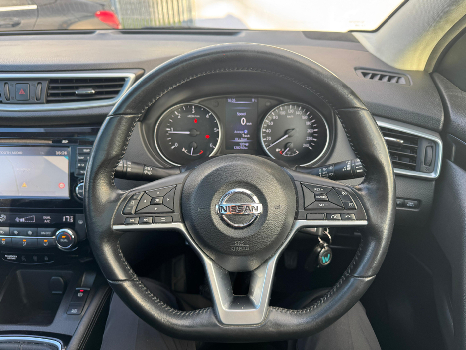 2018 Nissan Qashqai 1.6 SV 18 4DR pan roof €15,950