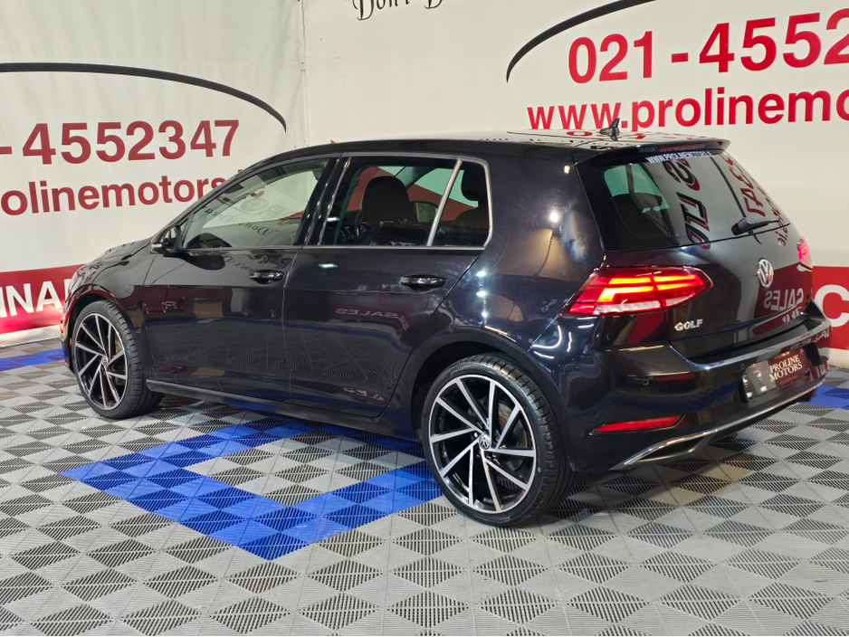 2019 Volkswagen Golf - image 8