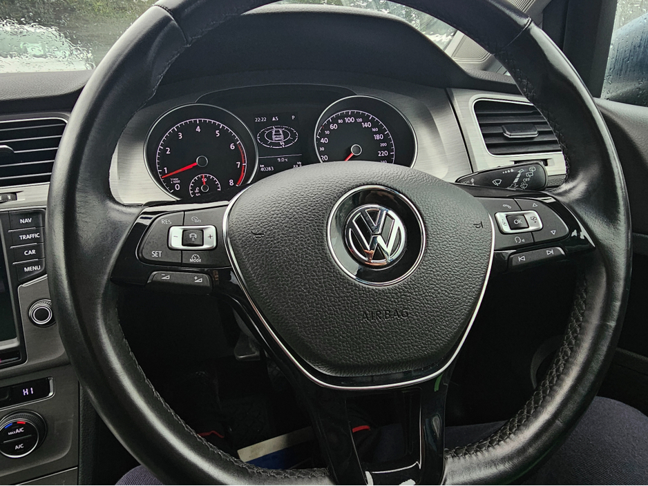 2014 Volkswagen Golf - image 14