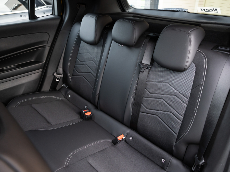 2026 Jeep Avenger HYBRID ALTITUDE 1.2 AT €33,995