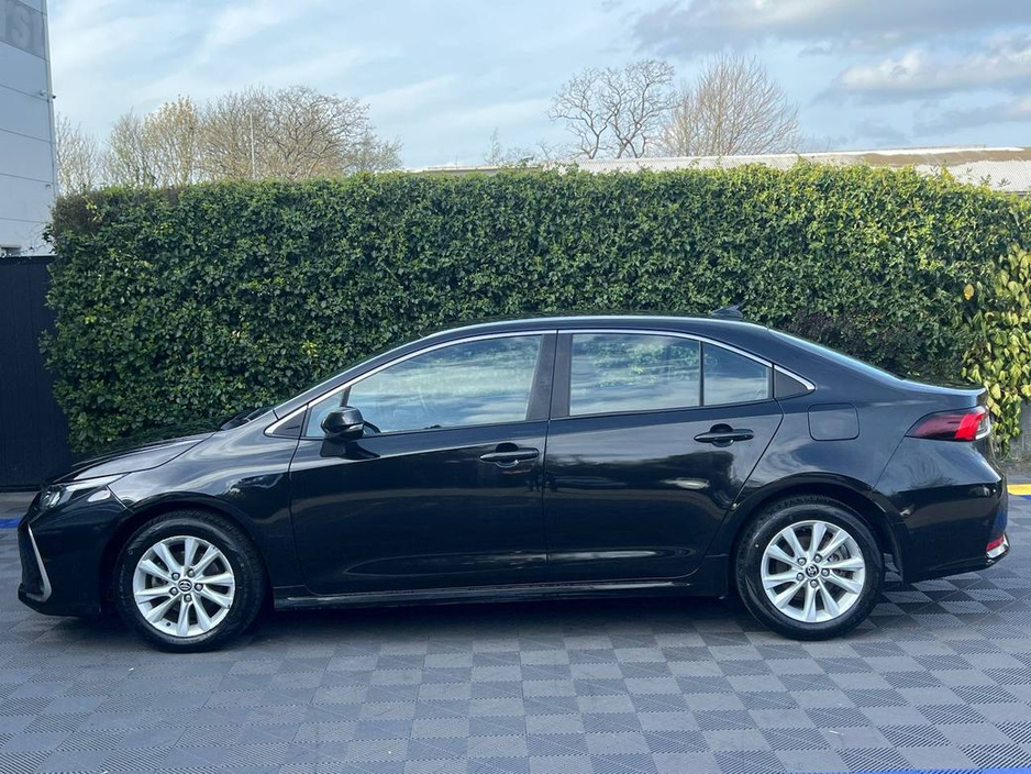 2023 Toyota Corolla - image 3