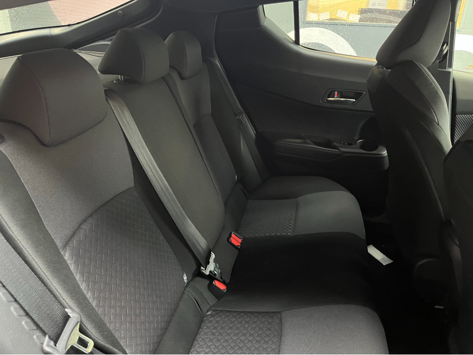 2020 Toyota C-HR - image 12