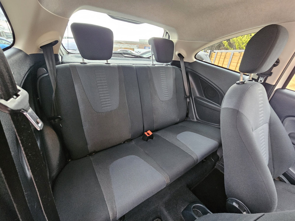 2012 Ford Ka - image 19