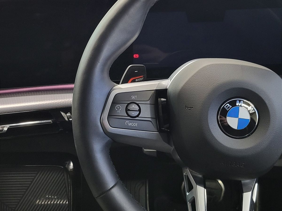 2025 BMW X1 - image 17