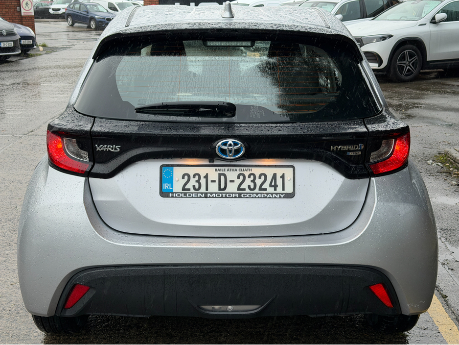 2023 Toyota Yaris 1.5 HYBRID LUNA..rear camera..warranty includedd €16,950