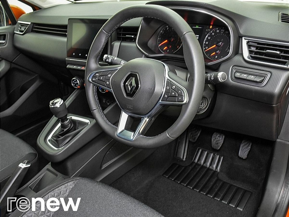 2021 Renault Clio - image 6