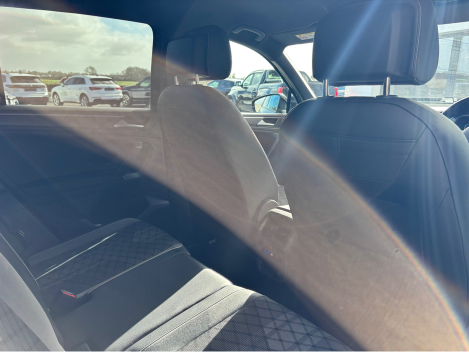 2022 Volkswagen Tiguan - image 18