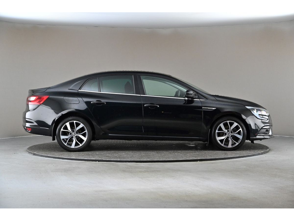 2017 Renault Megane - image 11