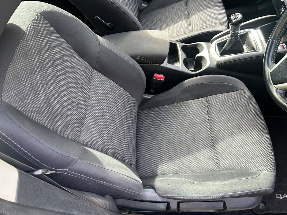 2016 Nissan Qashqai - image 13