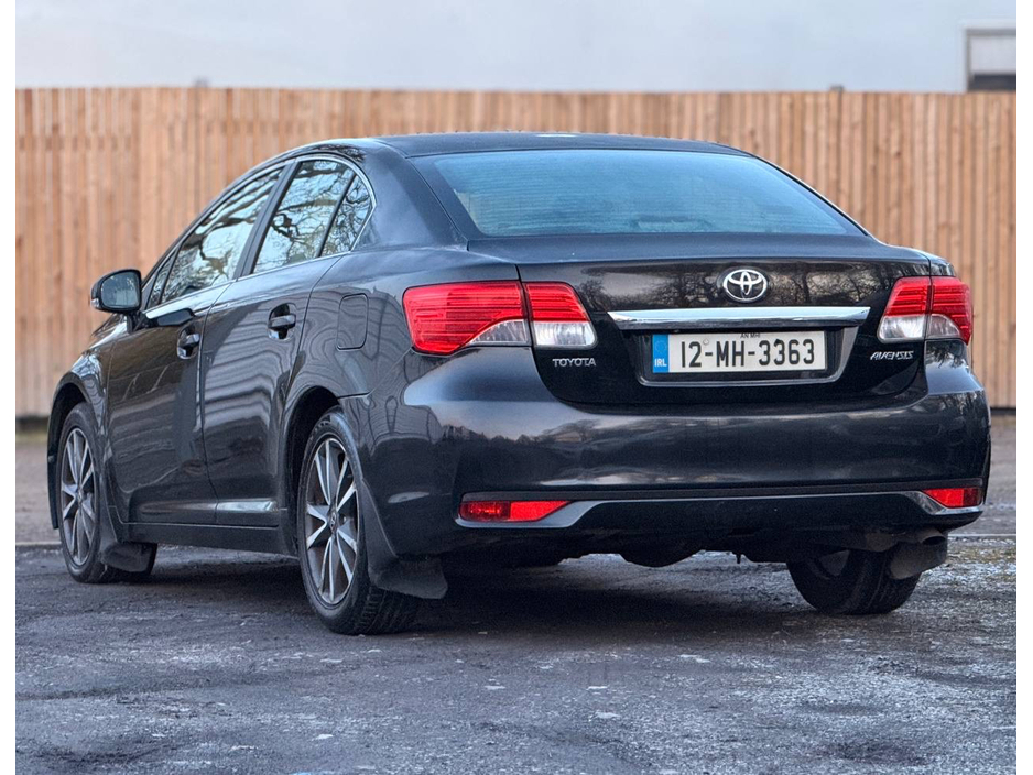 2012 Toyota Avensis - image 19